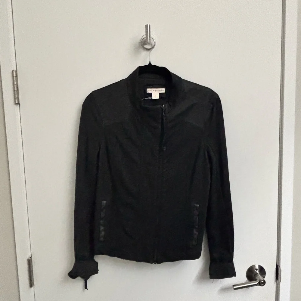 Casual jacket with leather detail